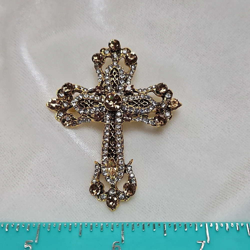 Women's Rhinestone Cross Brooch Retro Style Pin Gold Tone NWOT Elegant Fashion